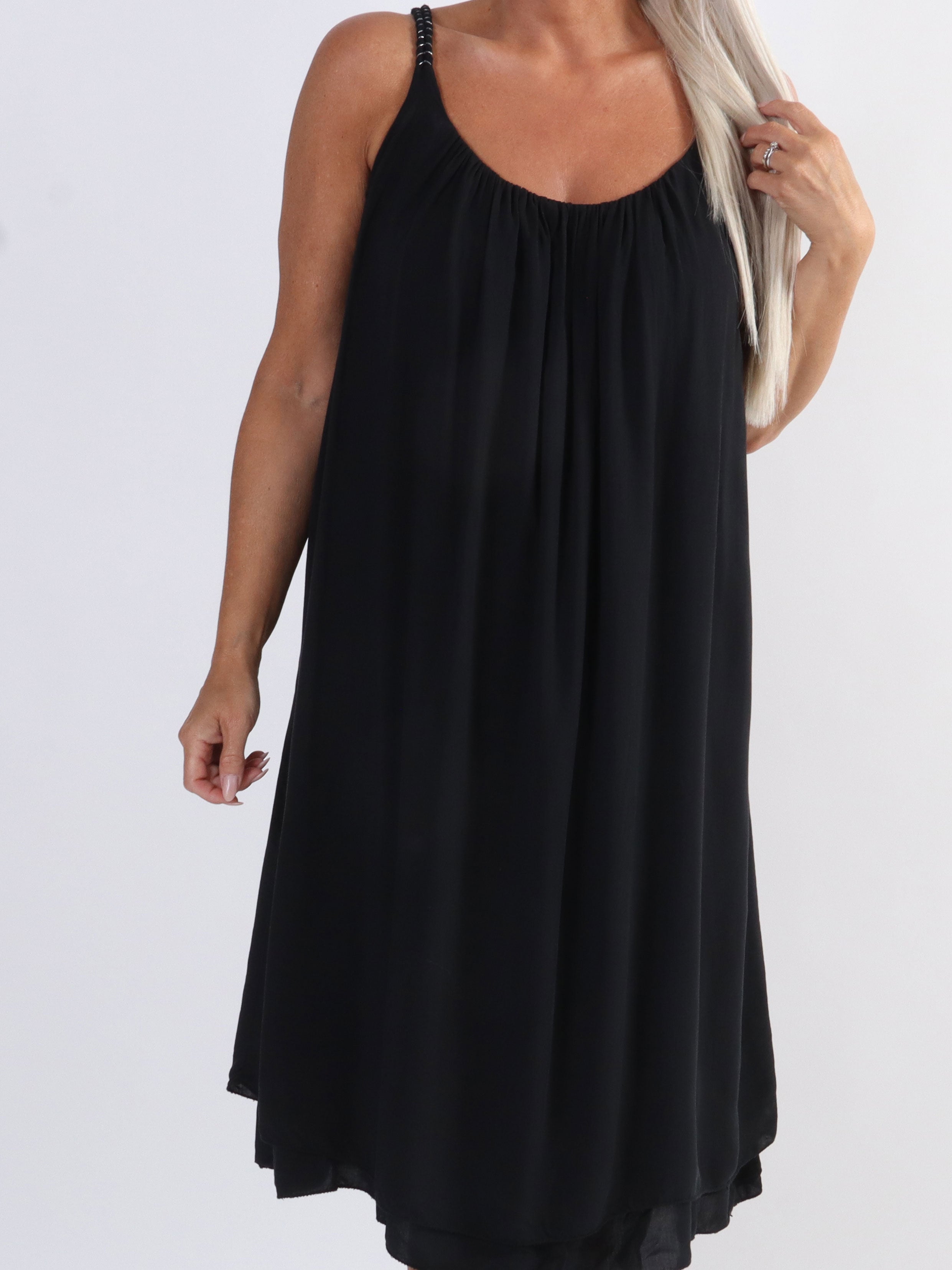 Asia Dress - Söt viskosklänning i plus size med flätade axelband